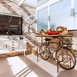 Casa Do Patio - 3 Bedrooms, Ponte Rol