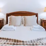 Casa Do Patio - 3 Bedrooms, Ponte Rol בית נופש
