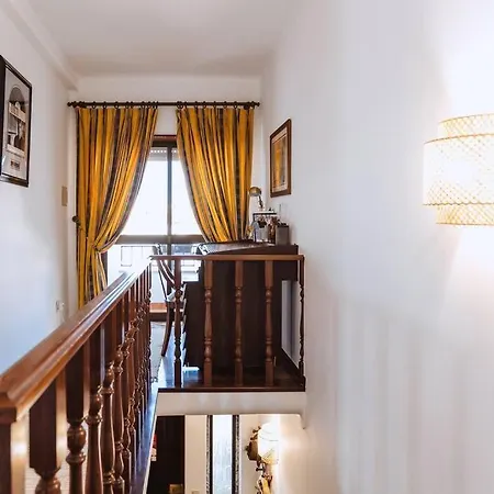 Casa Do Patio - 3 Bedrooms, Ponte Rol Semesterbostad *