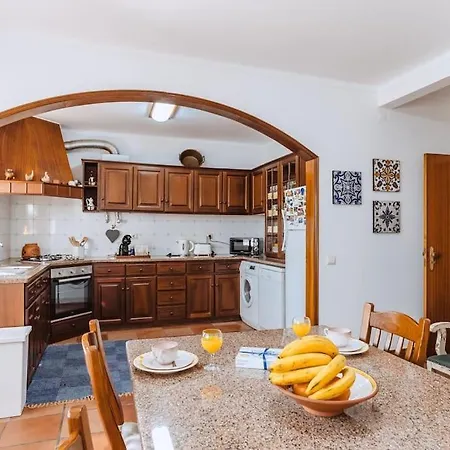Semesterbostad Casa Do Patio - 3 Bedrooms, Ponte Rol Torres Vedras