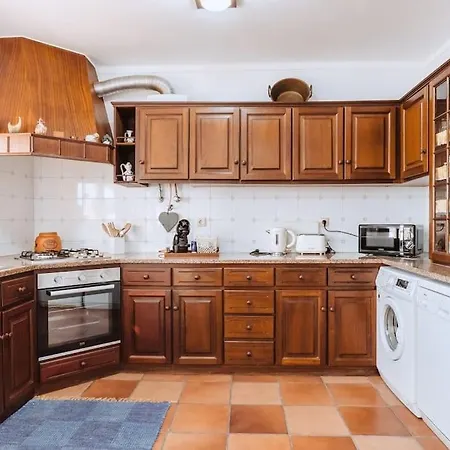 Casa Do Patio - 3 Bedrooms, Ponte Rol Semesterbostad