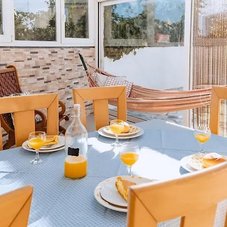 Casa Do Patio - 3 Bedrooms, Ponte Rol Semesterbostad