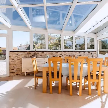 Casa Do Patio - 3 Bedrooms, Ponte Rol Feriehus
