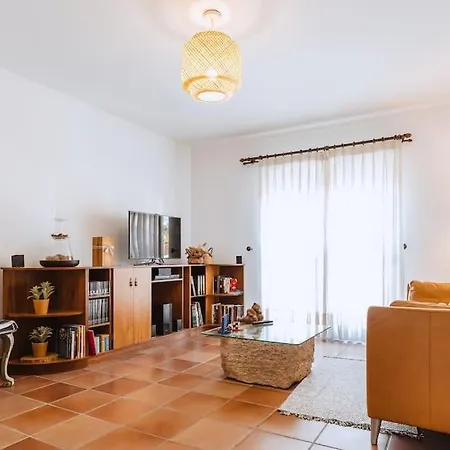 Casa Do Patio - 3 Bedrooms, Ponte Rol Semesterbostad *