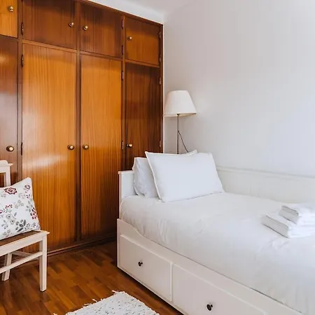 Casa Do Patio - 3 Bedrooms, Ponte Rol Semesterbostad *