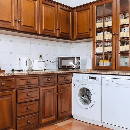 Casa Do Patio - 3 Bedrooms, Ponte Rol Semesterbostad
