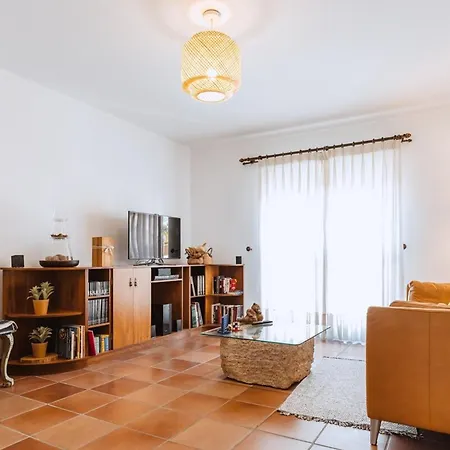 Casa Do Patio - 3 Bedrooms, Ponte Rol