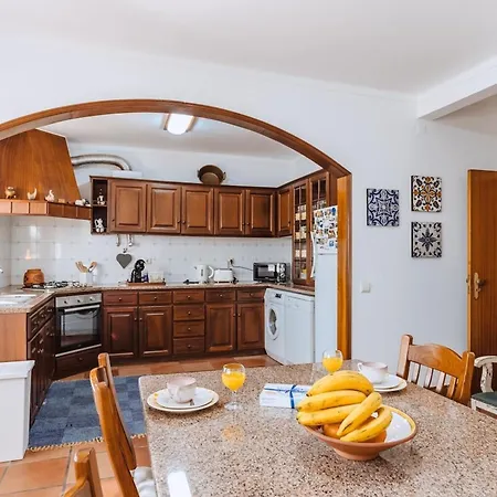 Casa Do Patio - 3 Bedrooms, Ponte Rol