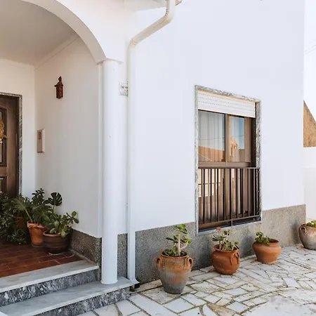Casa Do Patio - 3 Bedrooms, Ponte Rol Villa